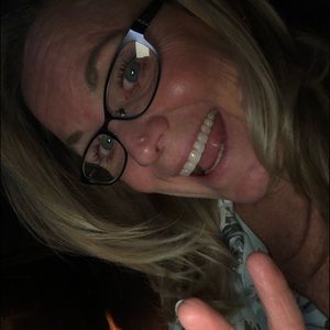 Meet your Posher, Carey